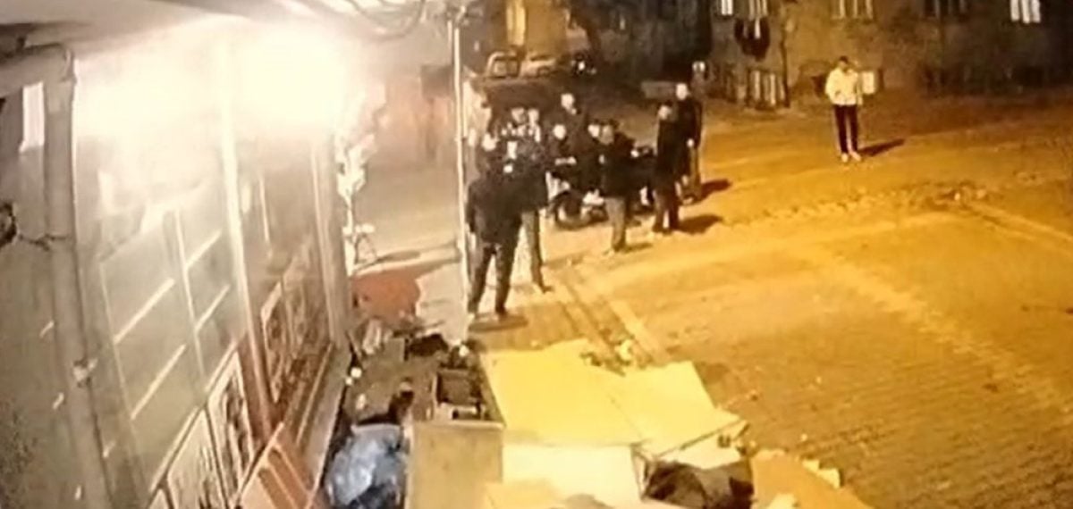Esenyurt’ta engelli gence saldırı anı güvenlik kamerasında