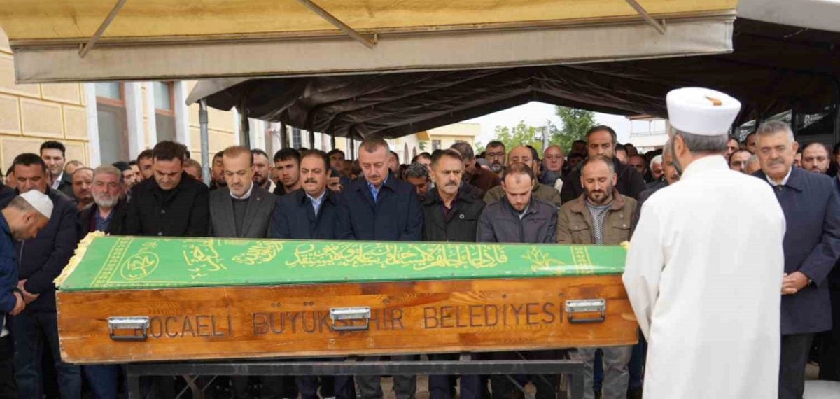 Eski muhtar sel sularında kaybolduktan sonra denizde ölü bulundu