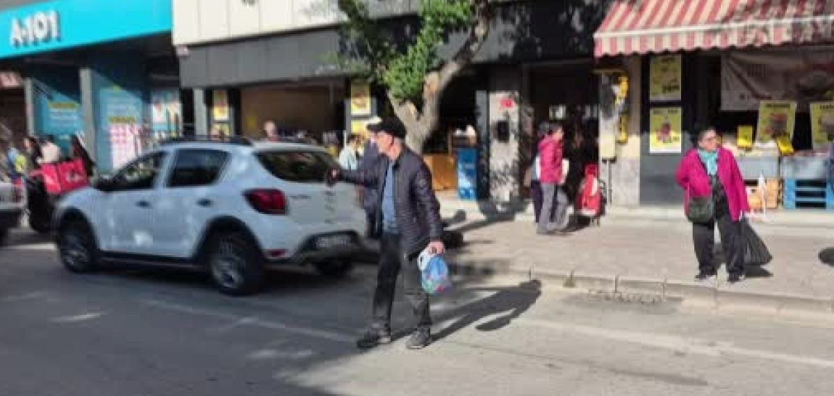 Eskişehir’de yaşlı kadına çarpan genç sürücü panikle hastaneyi sordu
