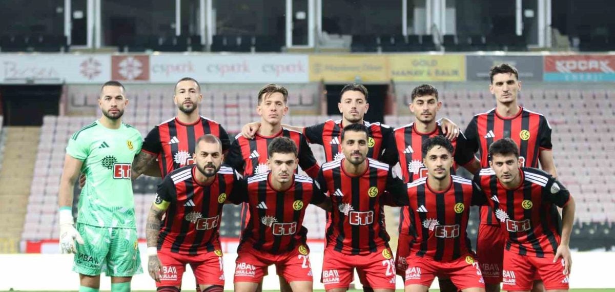 Eskişehirspor son dakikada eşitliği sağlayarak 1-1 berabere kaldı