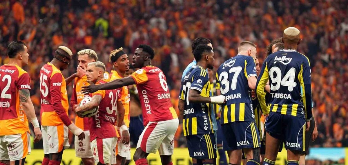 Fenerbahçe derbide galibiyetle seriyi uzatıp puan farkını kapatmak istiyor