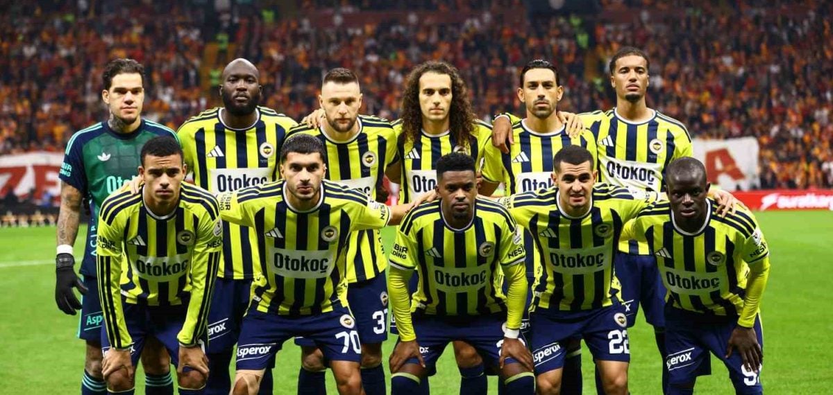 Fenerbahçe derbisinde kadro değişikliği ve taraftara jest