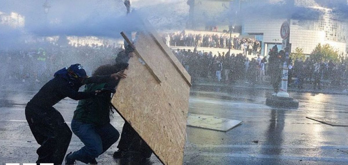 French government offers 3,000 supply teachers amid lycée protests