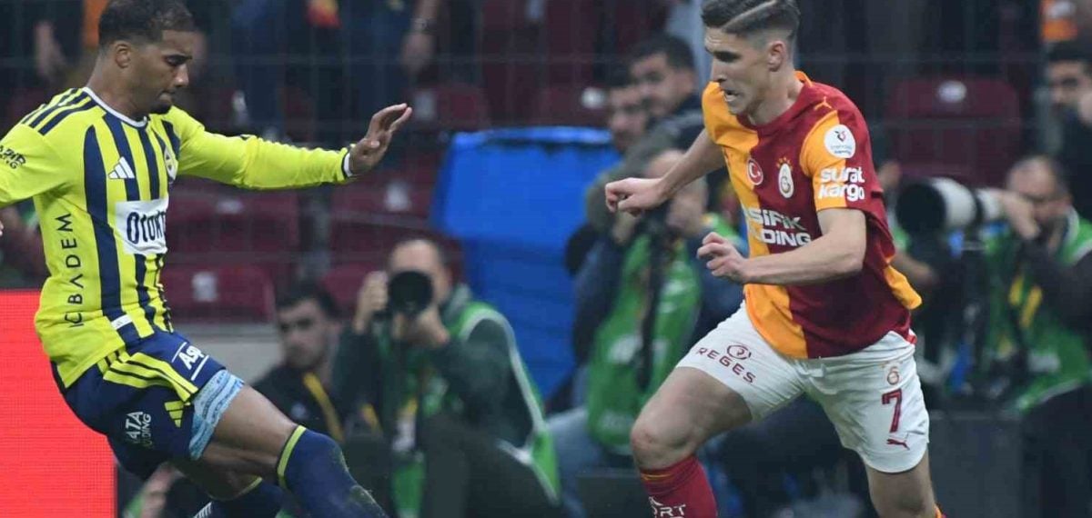 Galatasaray derbide Osimhen ile 2-0 öne geçti