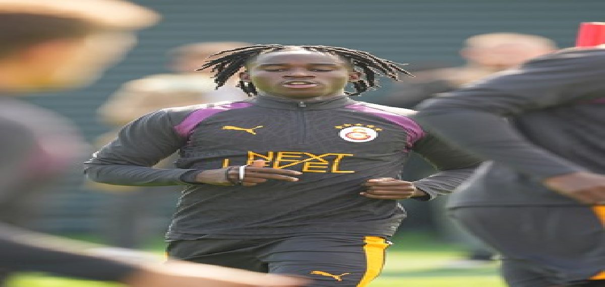 Galatasaray’ın Lille Maçı Öncesi Son Antrenmanı Kemerburgaz’da Tamamlandı 22 Galatasaray’ın Lille Maçı Öncesi Son Antrenmanı Kemerburgaz’da Tamamlandı