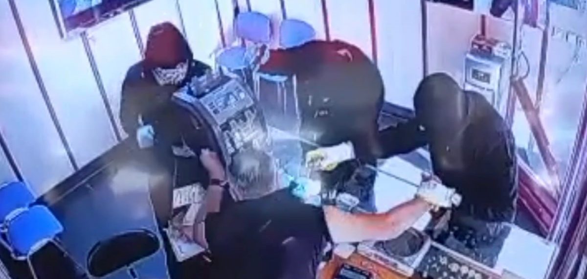 Gaziantep’te silahlı ve biber gazlı kuyumcu soygunu 850 gram altın çalındı