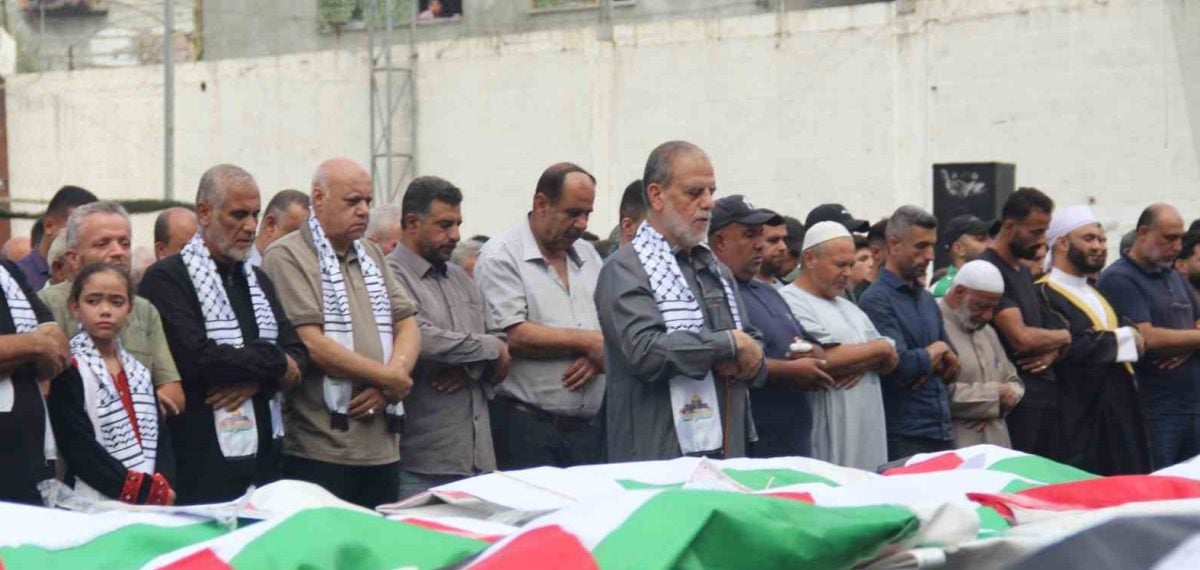 Gazze’de enkazdan çıkarılan 75 kişinin naaşı toprağa verildi
