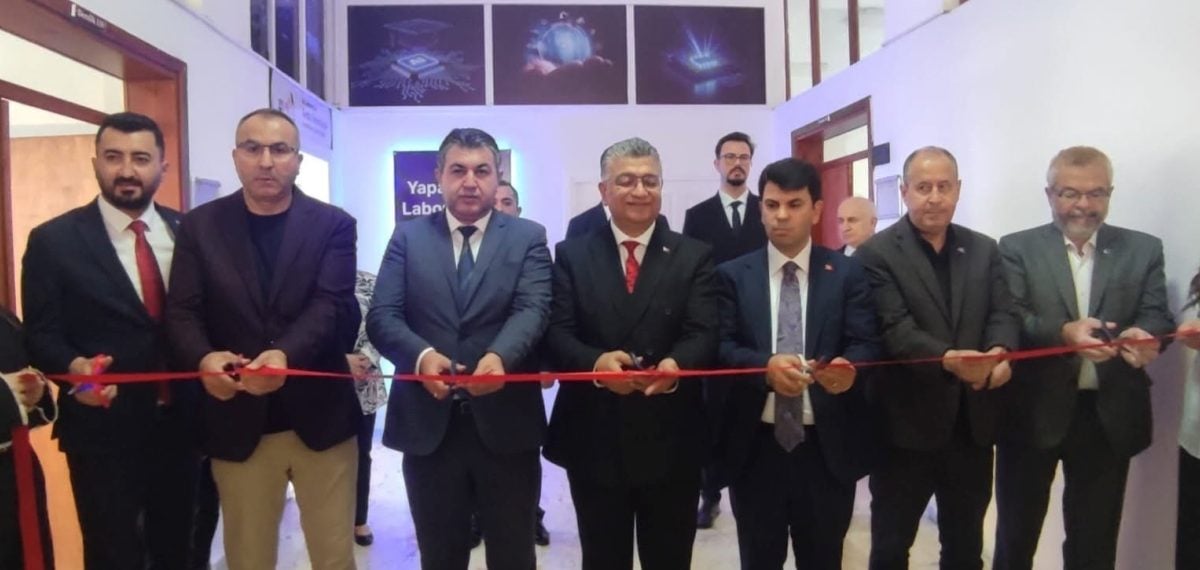 Gediz MYO’da kurulan ilk meslek yüksekokulu yapay zeka laboratuvarı açıldı