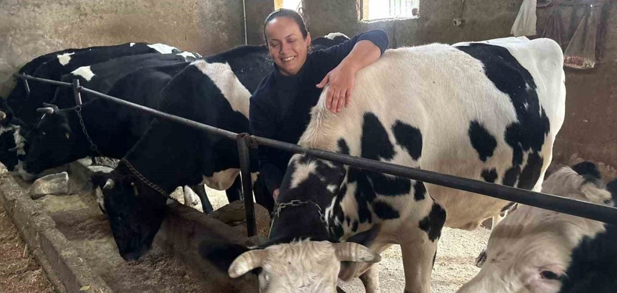 Genç çiftçi desteğiyle 5 baştan 30 başa çıkarak örnek olan kadın üretici