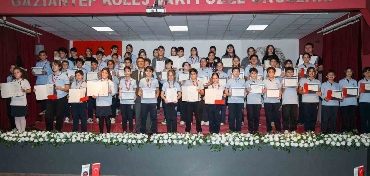 GKV Özel Okulları’nda Cambridge ve TOEFL sertifika töreniyle 80 öğrenci ödüllendirildi