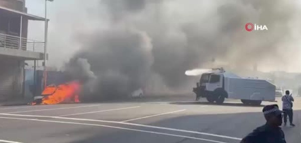 Göçmen karşıtı protestolar Güney Afrika’da şiddete dönüşüp dükkan ve araçlar yakıldı