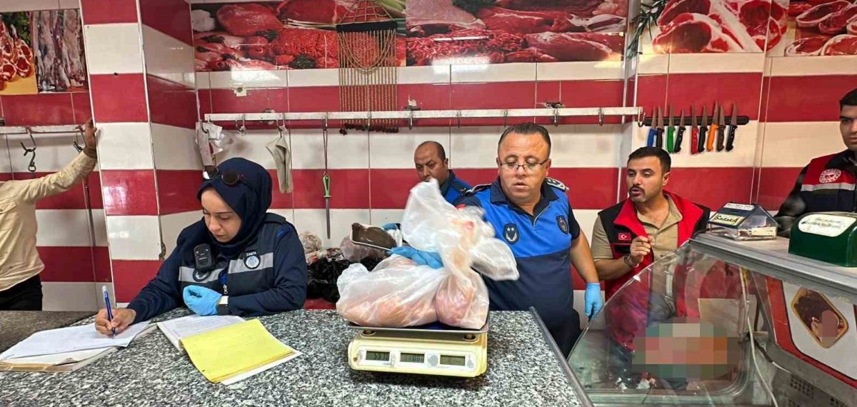 Haliliye zabıta ekipleri bozulmuş 170 kilogram ete el koydu, işletme mühürlendi