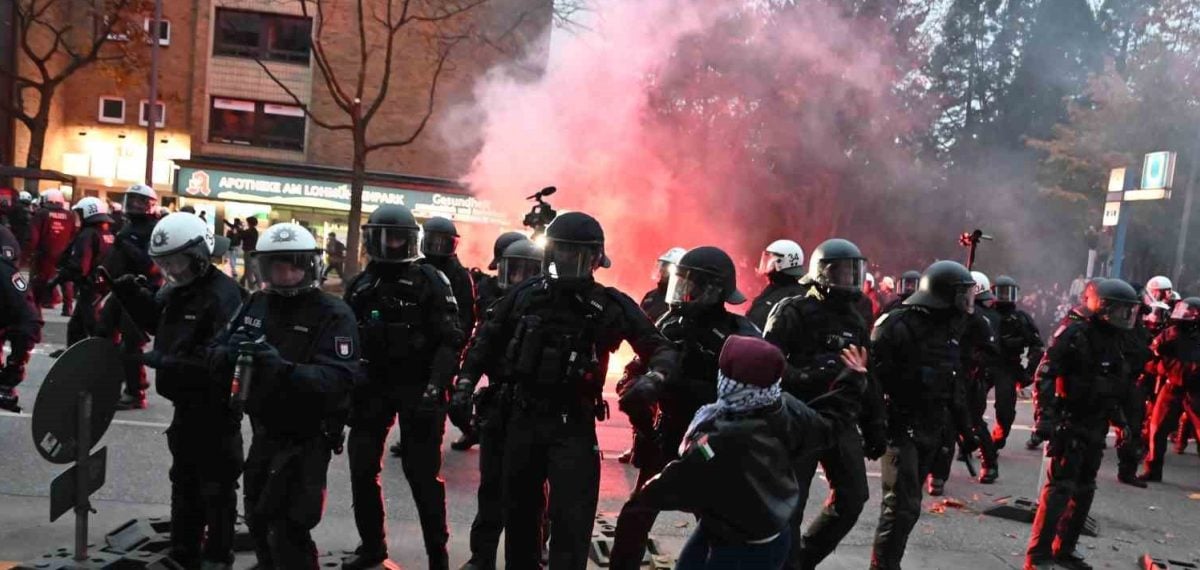 Hamburg’da gençlerin büyük yürüyüşü şiddetle sonuçlandı