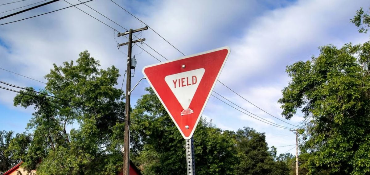 How Crypto Lending Vaults Channel Billions into Yield Strategies — Risks and Players Explained