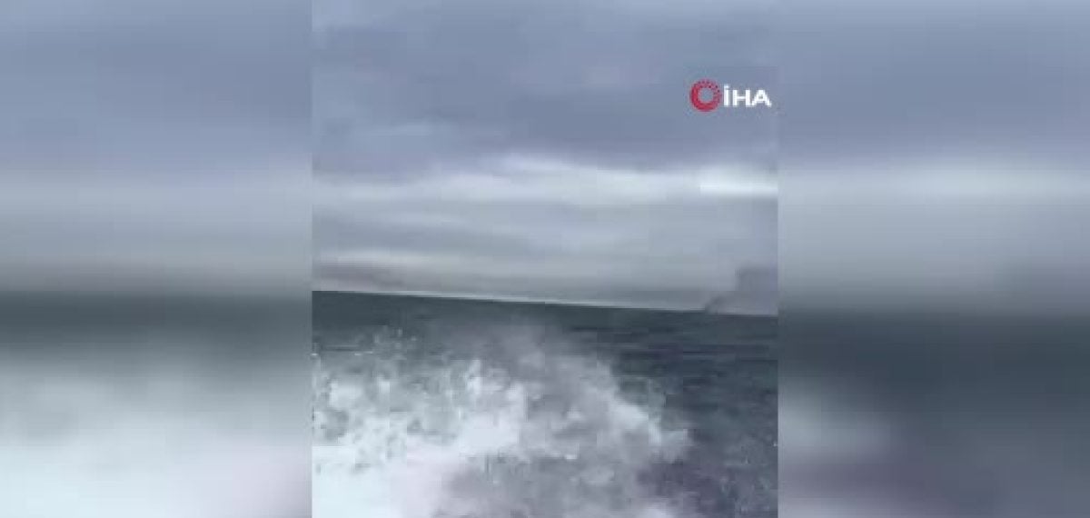 Hürmüz Boğazı’nda petrol tankeri mayına çarptı ve yangın çıktı