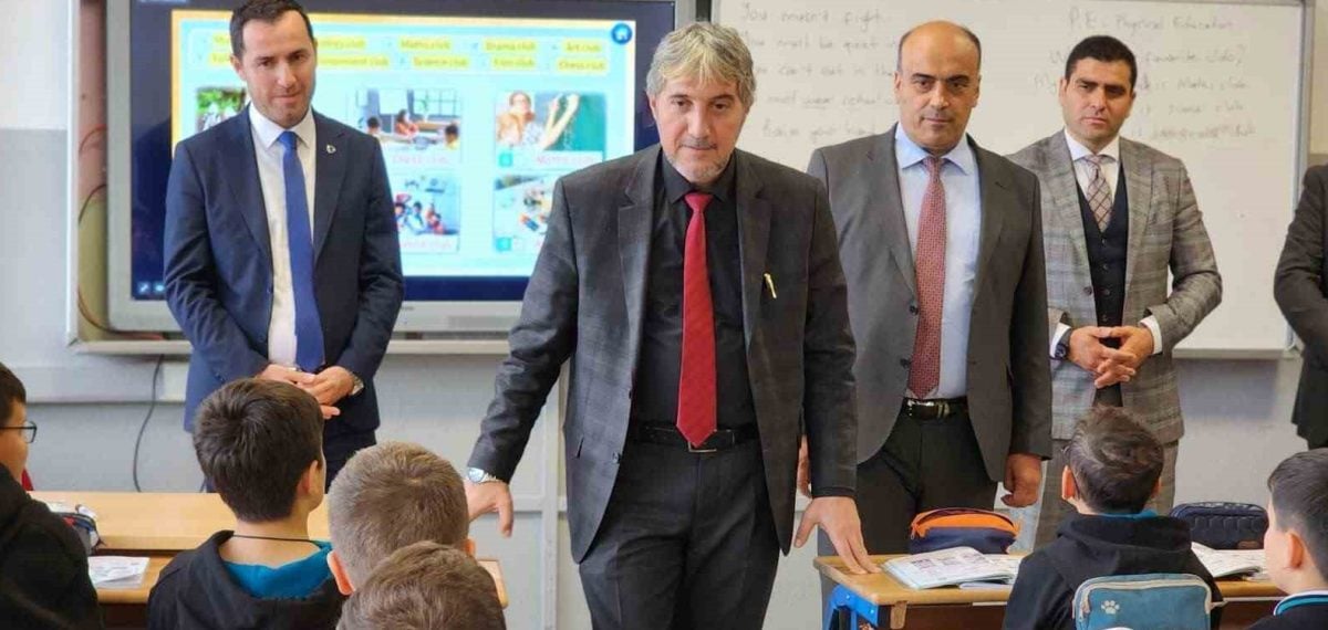 İl Millî Eğitim Müdürü Mustafa Yılmaz Tavşanlı Mesleki ve Teknik Anadolu Lisesi’ni Ziyaret Etti