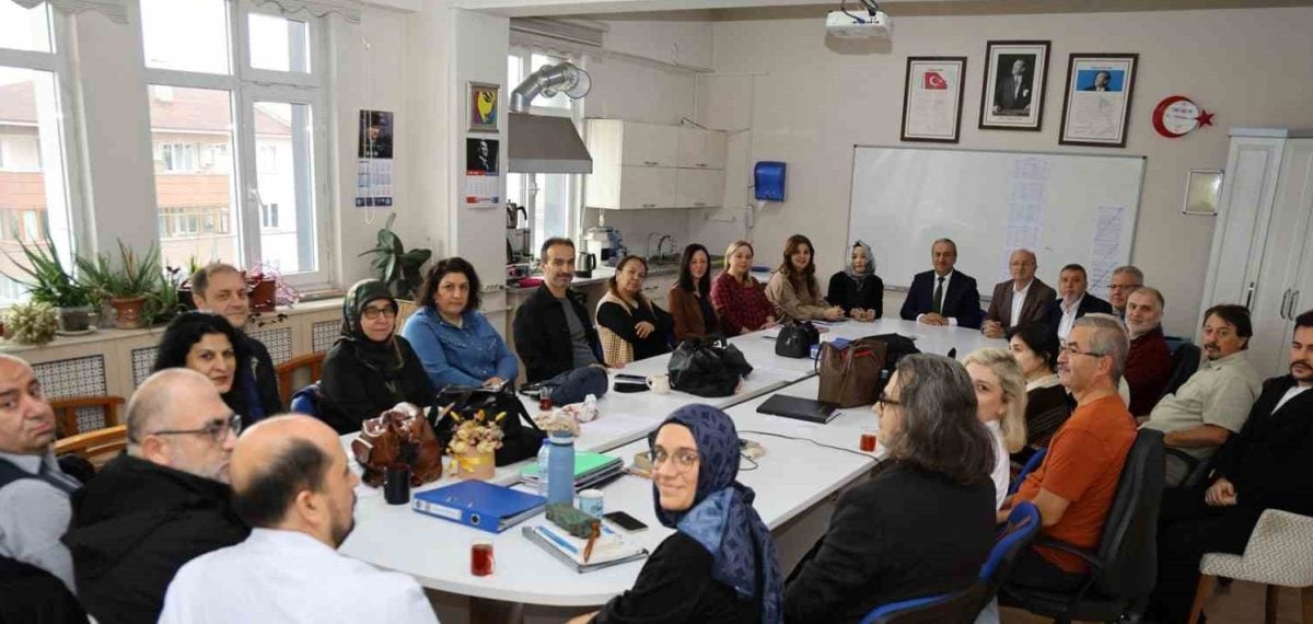 İl Milli Eğitim Müdürü Akbaş öğretmenlerle buluştu, önerileri dinledi