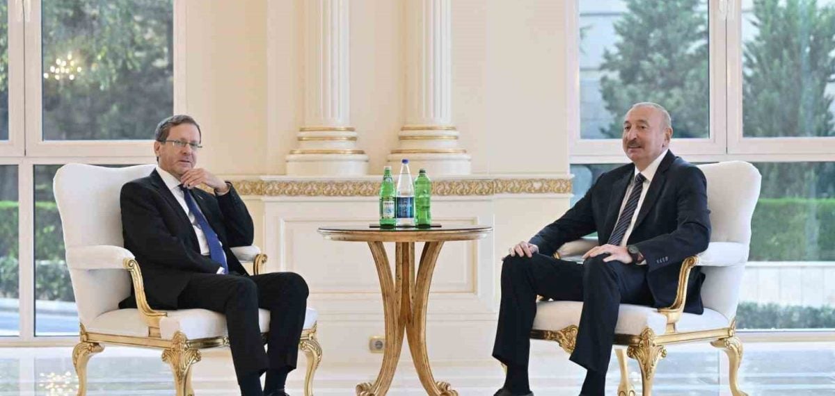 İlham Aliyev ile Isaac Herzog Bakü’de CICA toplantısında bir araya geldi