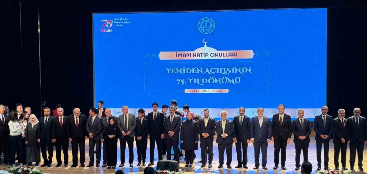 İmam hatiplerin yeniden güçlenmesini Erdoğan liderliğinde vurgulayan Tekin