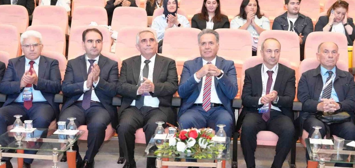 İnönü Üniversitesi ev sahipliğinde 51. Ulusal Fizyoloji Kongresi başladı