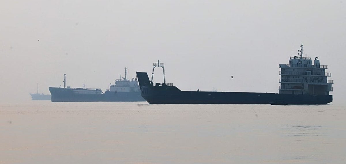Iran’s Revolutionary Guard Says It Struck Tanker in Strait of Hormuz