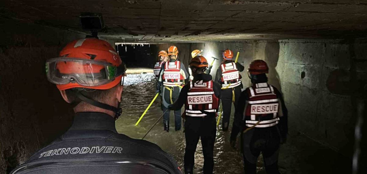 İstanbul Ayazağa’daki selde kayıp üç kişiyi arama çalışmaları sürüyor