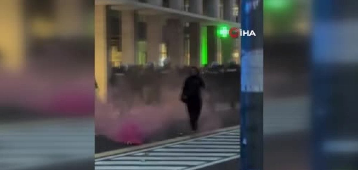 İtalya’da kent merkezlerinde protestolar şiddetle sonuçlandı