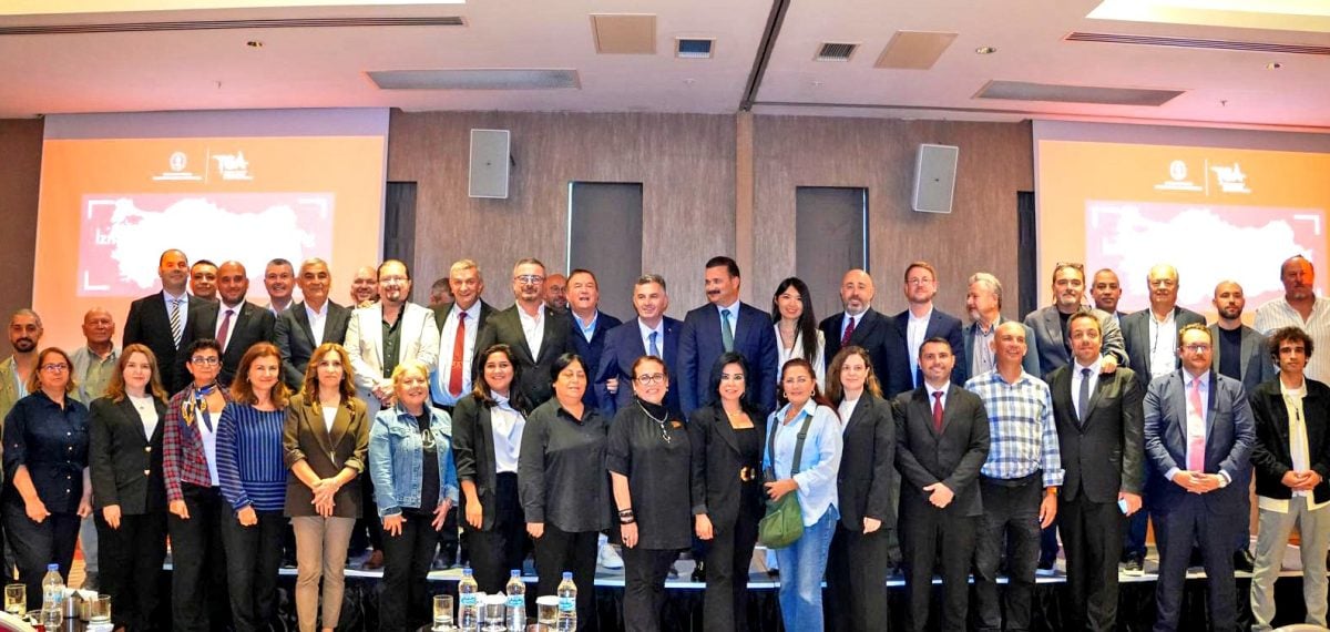 İzmir turizmini dijital platformlarda güçlendirme hedefi Çeşme’de paylaşıldı