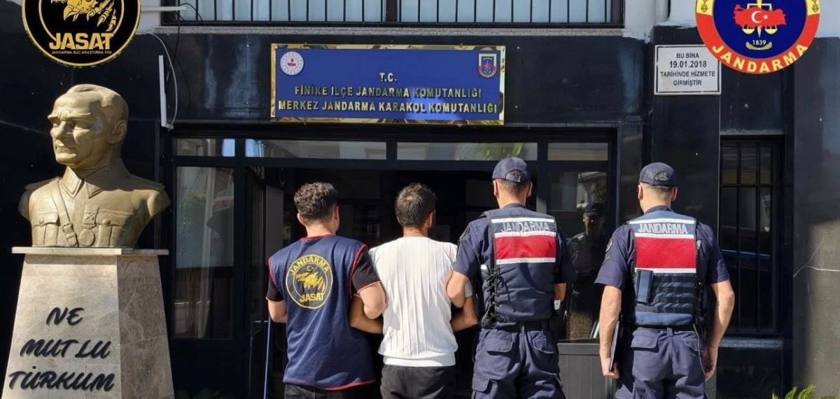 Jandarma son bir haftada 594 aranan kişiyi yakaladı; 3 hükümlü tutuklandı