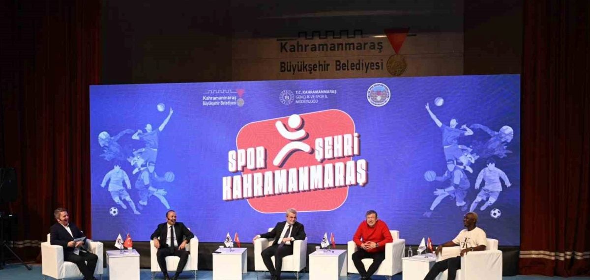 Kahramanmaraş’ta efsane futbolcular stadyum ve tesisleri inceledi