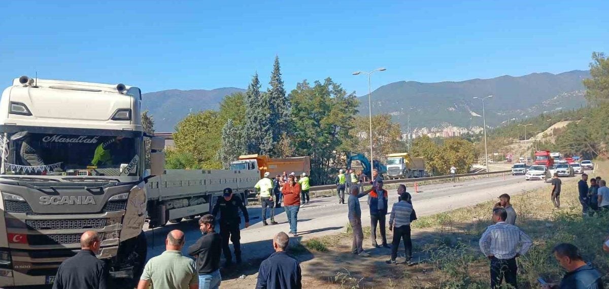 Karabük’te kontrolden çıkan otomobilin tıla ve hafif ticariye çarpması sonucu yaralanma