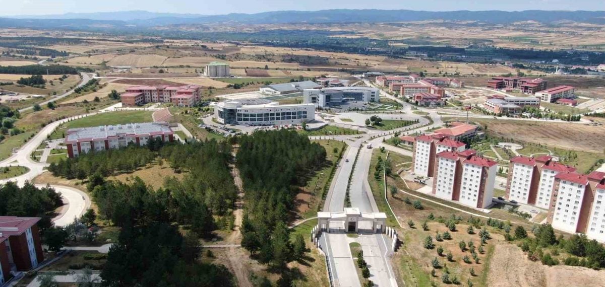 Kastamonu Üniversitesi ISIF’26’da iki madalya kazanarak uluslararası platformda ödül aldı