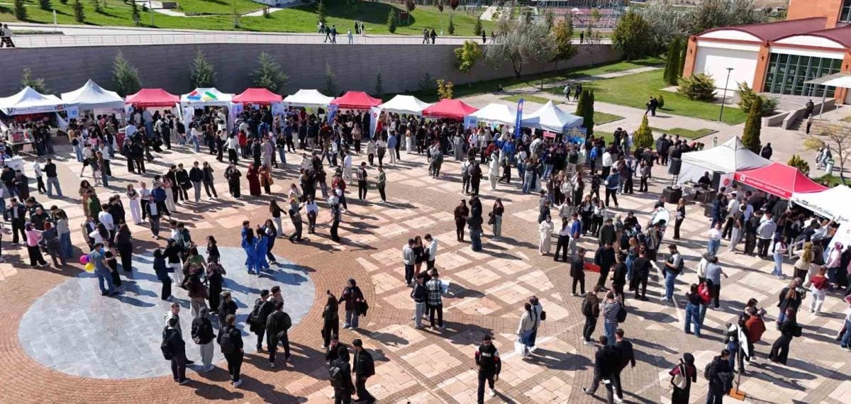 Kastamonu Üniversitesinde Öğrenci Toplulukları Tanıtım Günleri yoğun ilgi gördü