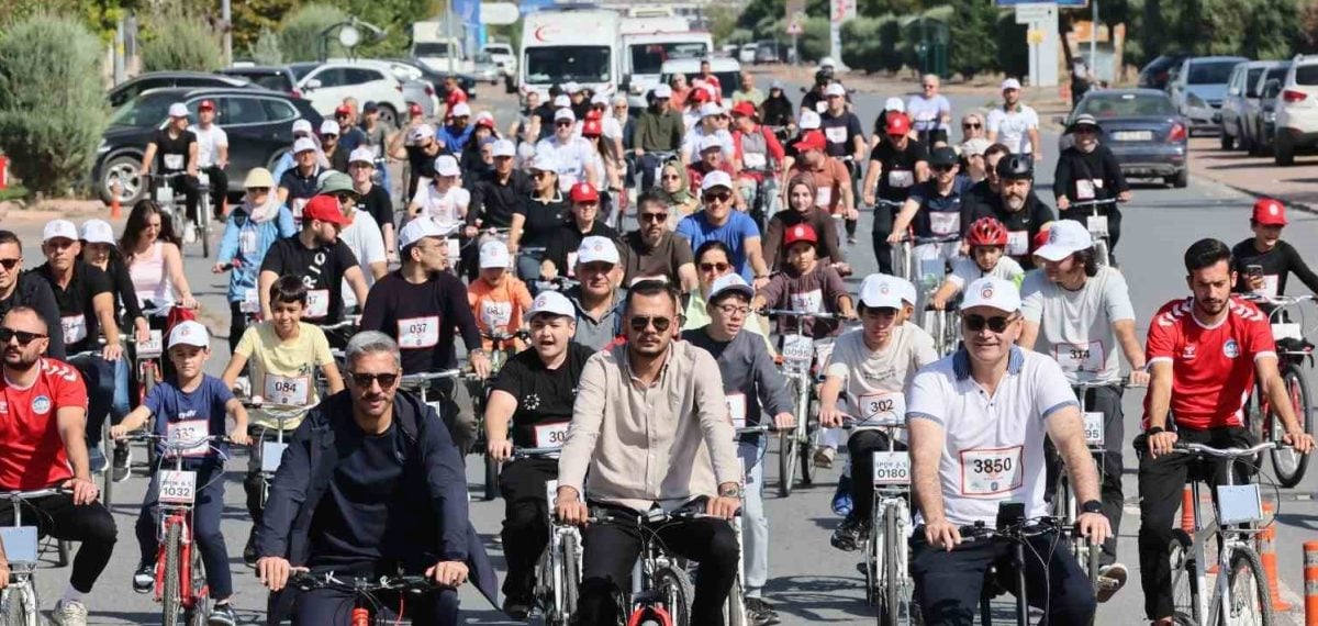 Kayseri’de 250 hekim bisikletle sağlıklı yaşam mesajı verdi