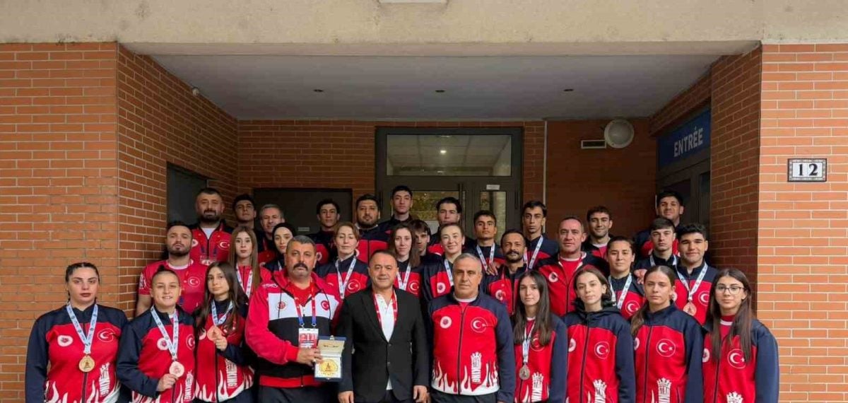 Kayserili milliler Paris’te Avrupa ikinciliği elde etti