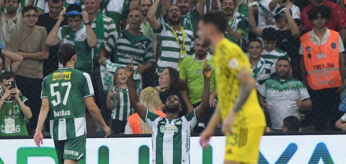 Kelechi Iheanacho Bursaspor’la 10 Maçta Süregelen Gol Serisine Ulaştı