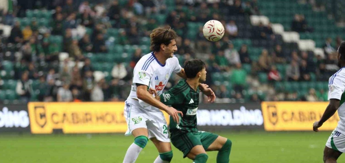 Kocaelispor ile Çaykur Rizespor arasında golsüz ilk yarı Kocaeli’de