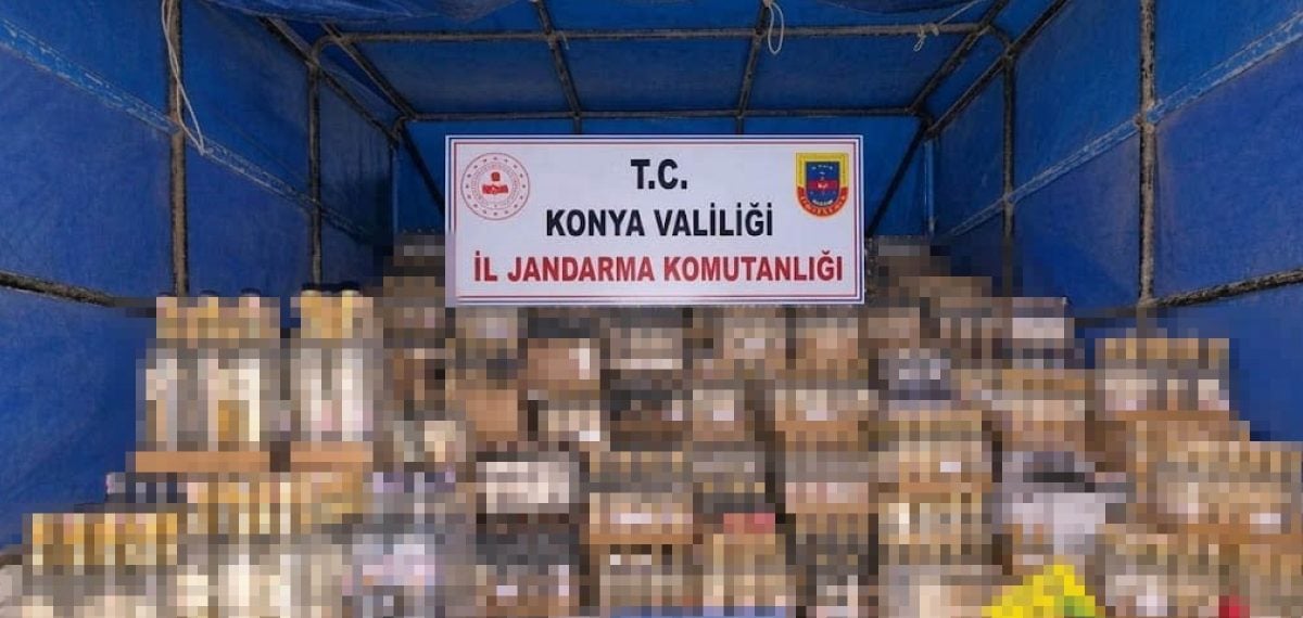 Konya’da jandarma 15 günde yüzlerce litre kaçak alkol ve sigara ele geçirdi