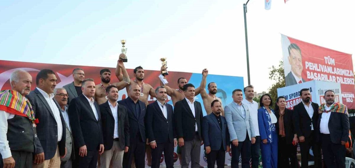 Kozan’da İsmet Atlı Karakucak’ta Efe Anıl Al başpehlivan oldu