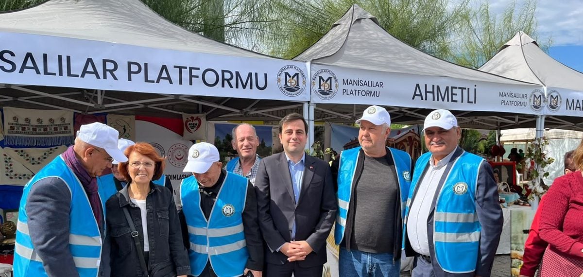Kula standı İzmir Bornova etkinliğinde yöresel lezzet ve tarihle ilgi çekti