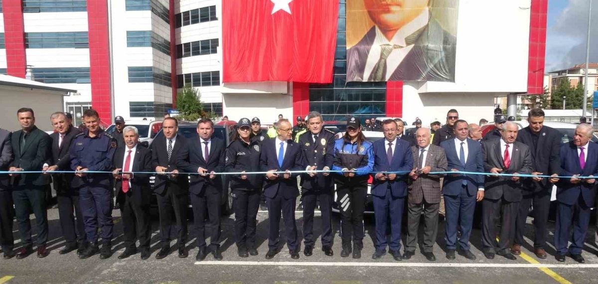 Malatya Emniyeti yeni hizmet araçlarını törenle teslim aldı