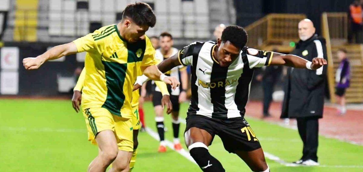 Manisa FK ile Esenler Erokspor 1-1 berabere kalarak puanları paylaştı