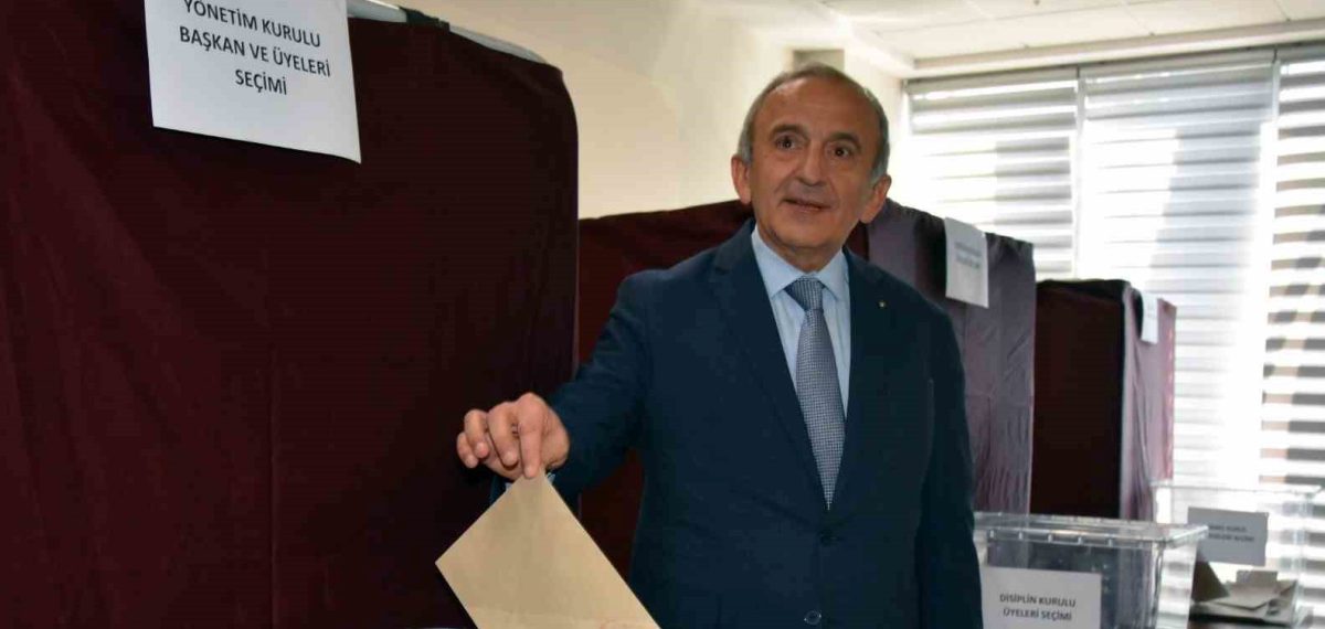 Mehmet Yılmaz üçüncü kez Manisa TSO başkanı seçildi