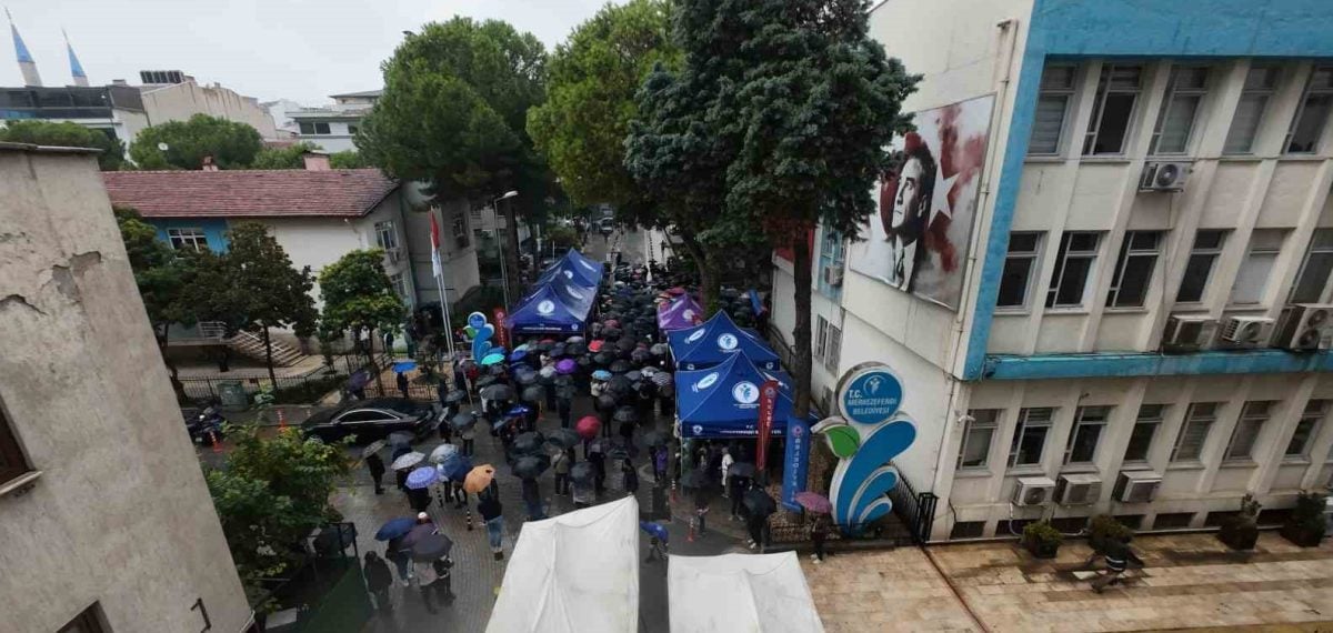 Merkezefendi Belediye Başkanı Şeniz Doğan’ın gözaltına alınmasına tepkiler sürüyor