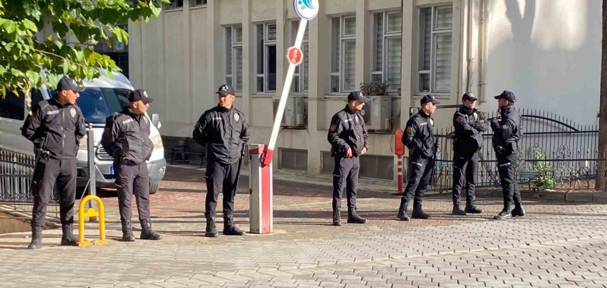 Merkezefendi Belediyesi’ne yönelik operasyonda 27 kişi gözaltına alındı