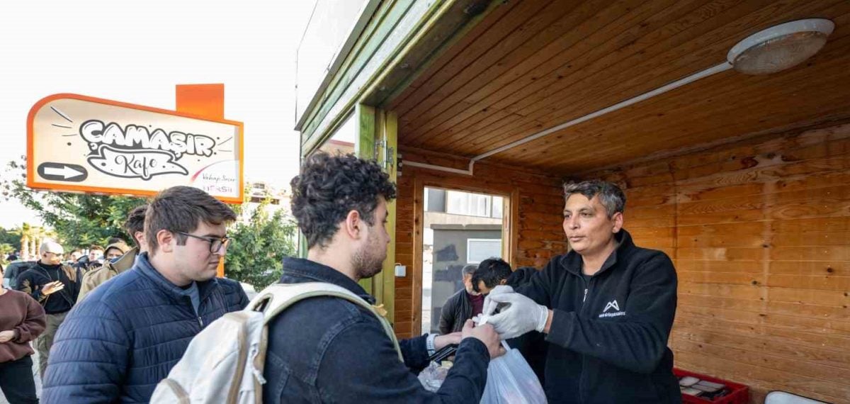 Mersin Büyükşehir’in üniversite öğrencilere sunduğu kapsamlı destek hizmetleri