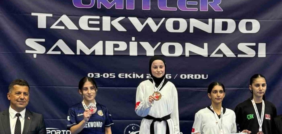 Mersinli Ayşe Orhan Ümitler Türkiye Taekwondo Şampiyonası’nda Türkiye İkincisi