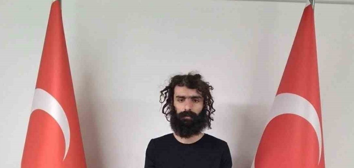 MİT operasyonuyla DEAŞ üyesi Uğur Bahadır yakalandı ve Türkiye’ye getirildi