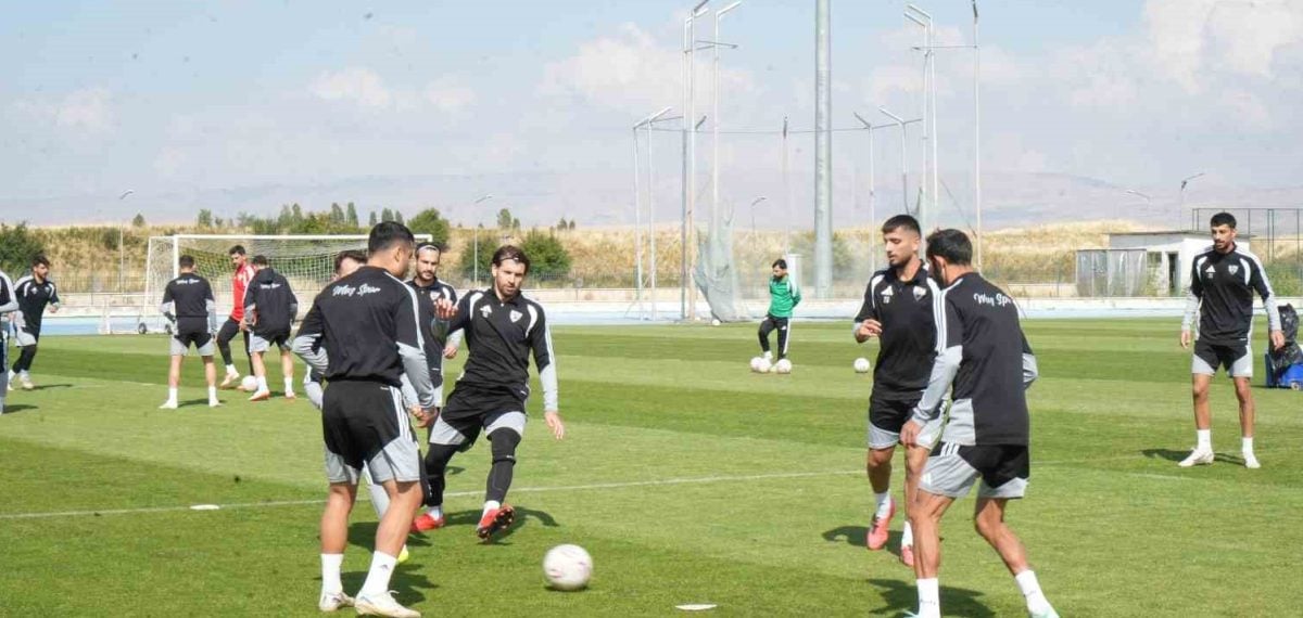 Muşspor GMG Kastamonuspor maçı için Şanlıurfa’da hazırlıklarını sürdürüyor