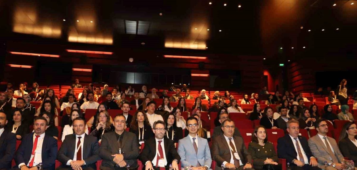 NEÜ 4. Uluslararası Diş Hekimliği Kongresi Selçuklu Kongre Merkezi’nde başladı